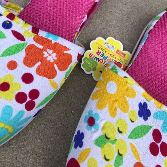 NWT Dayso Happy Flower Slippers - Picture 4 of 8
